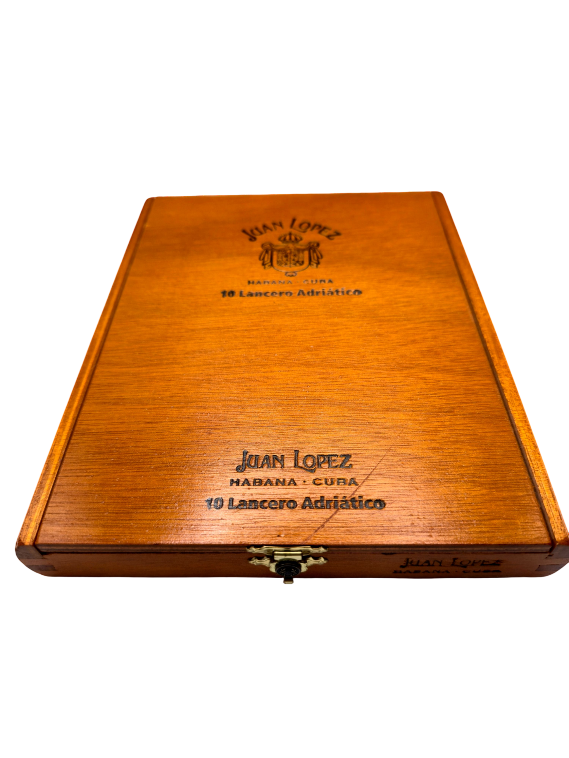 Juan Lopez lancero regional Adriatico Cigar closed box
